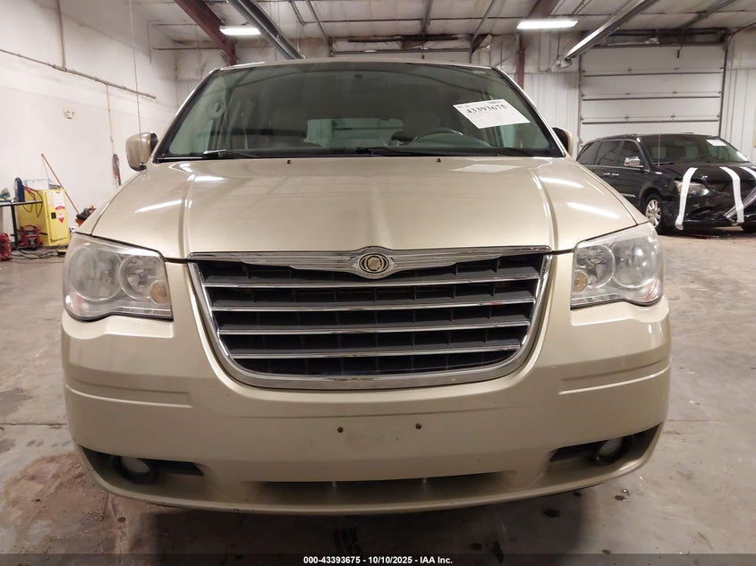 2010 Chrysler Town & Country Touring VIN: 2A4RR5D12AR226670 Lot: 43393675