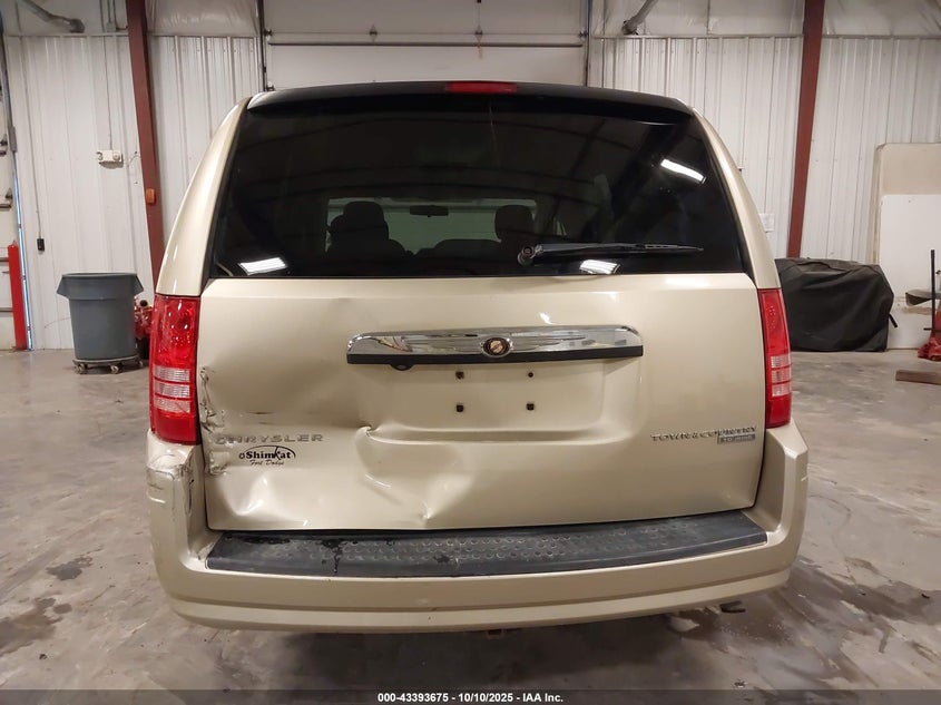 2010 Chrysler Town & Country Touring VIN: 2A4RR5D12AR226670 Lot: 43393675
