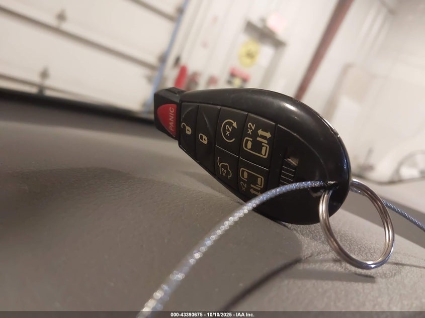 2010 Chrysler Town & Country Touring VIN: 2A4RR5D12AR226670 Lot: 43393675