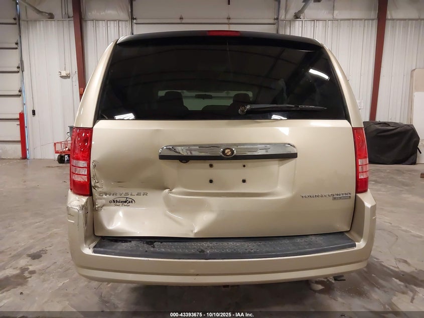 2010 Chrysler Town & Country Touring VIN: 2A4RR5D12AR226670 Lot: 43393675