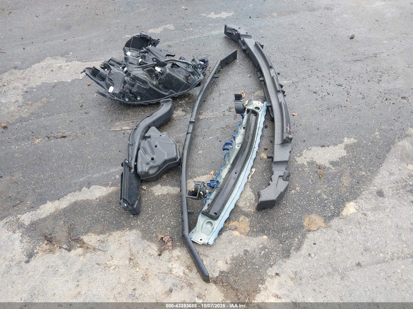 2025 Toyota Camry Le VIN: 4T1DAACK2SU035051 Lot: 43393685