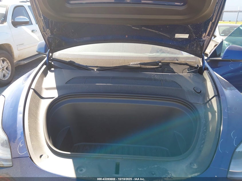 2024 Tesla Model Y Long Range Dual Motor All-Wheel Drive/Rwd VIN: 7SAYGDEDXRA309703 Lot: 43393688