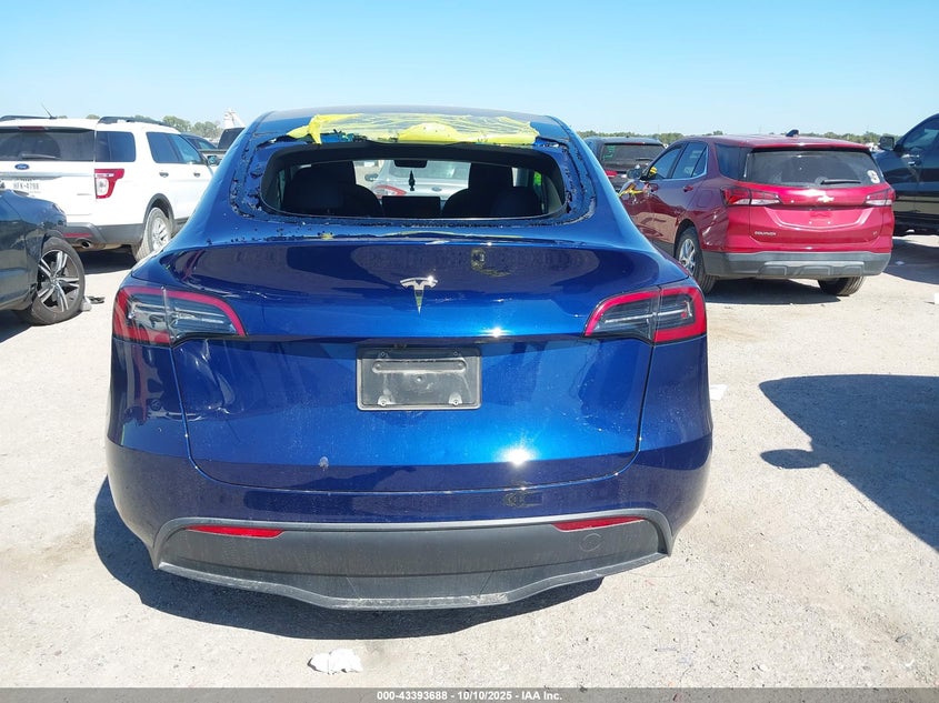 2024 Tesla Model Y Long Range Dual Motor All-Wheel Drive/Rwd VIN: 7SAYGDEDXRA309703 Lot: 43393688