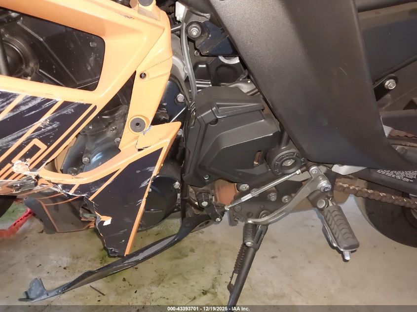 2025 Kawasaki Ex650 P VIN: ML5EXEP14SDAE5685 Lot: 43393701