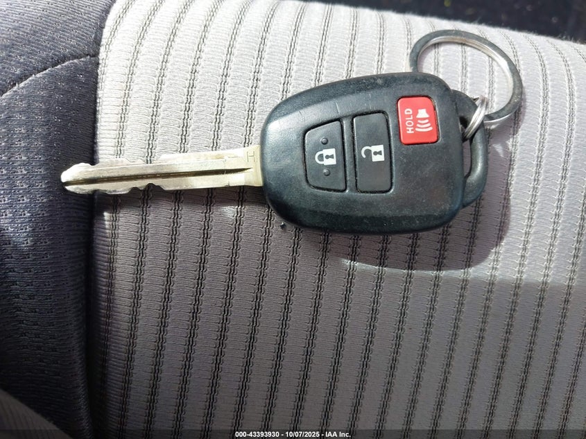 2014 TOYOTA RAV4 XLE 2T3RFREV7EW132917