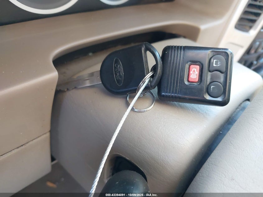 2005 Mercury Mariner Luxury/Premier VIN: 4M2YU56155DJ31732 Lot: 43394091