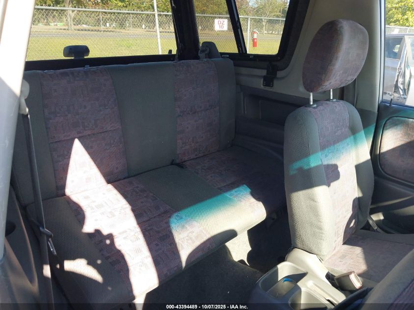 2000 Chevrolet Tracker VIN: 2CNBJ18C4Y6911263 Lot: 43394489