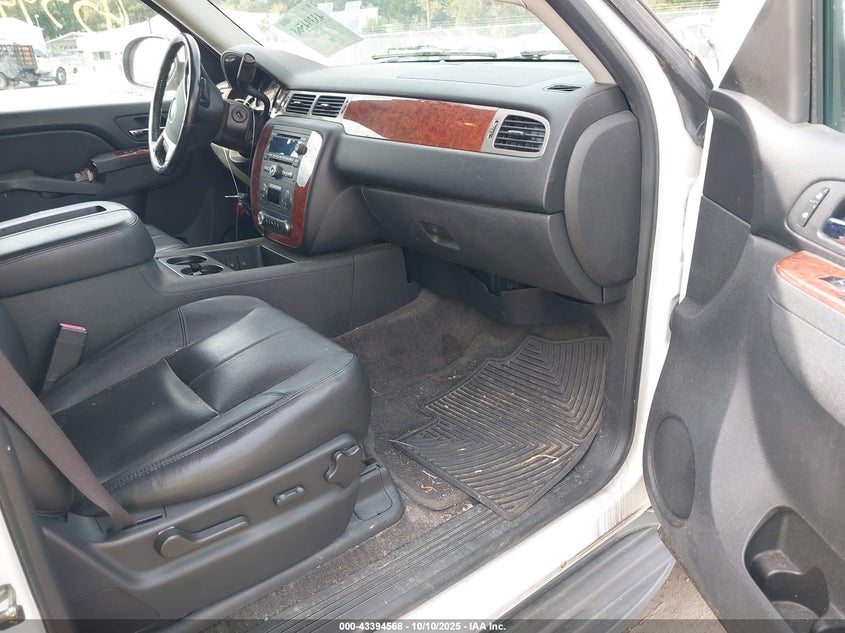 2013 CHEVROLET TAHOE LT 1GNSCBE06DR162776