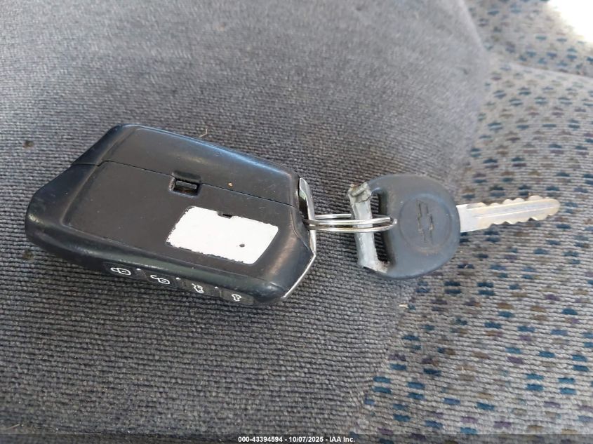 2005 Chevrolet Silverado 1500 Z71 VIN: 2GCEK13T051373854 Lot: 43394594