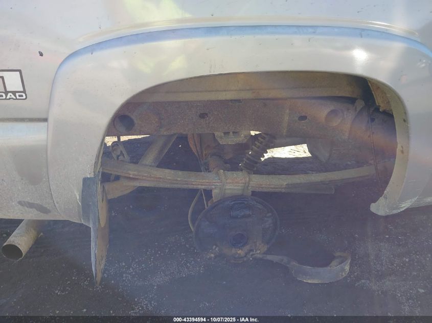 2005 Chevrolet Silverado 1500 Z71 VIN: 2GCEK13T051373854 Lot: 43394594