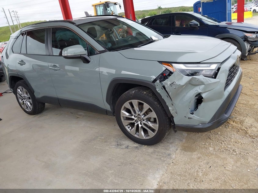 TOYOTA RAV4 XLE PREMIUM