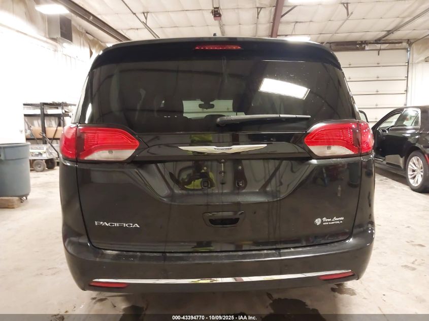 2018 Chrysler Pacifica Touring L VIN: 2C4RC1BG7JR123817 Lot: 43394770