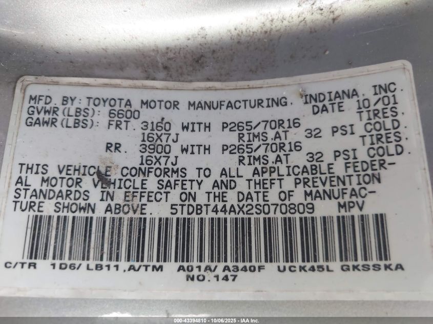 2002 Toyota Sequoia Sr5 V8 VIN: 5TDBT44AX2S070809 Lot: 43394810