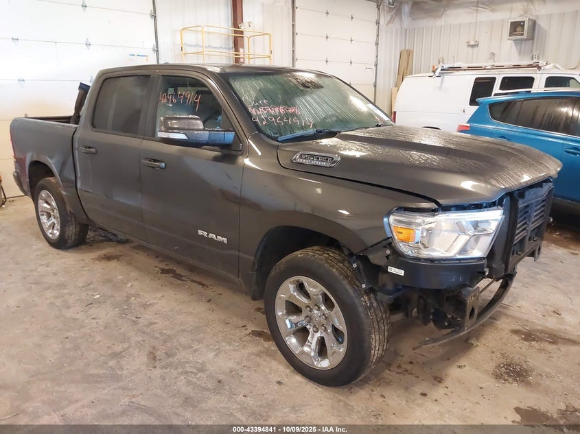 RAM 1500 BIG HORN 4X4 5 7 BOX