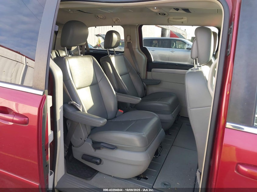 2011 Volkswagen Routan Se VIN: 2V4RW3DG6BR670018 Lot: 43394844