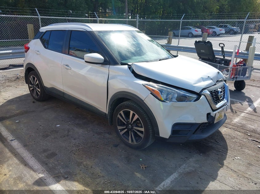 NISSAN KICKS SV