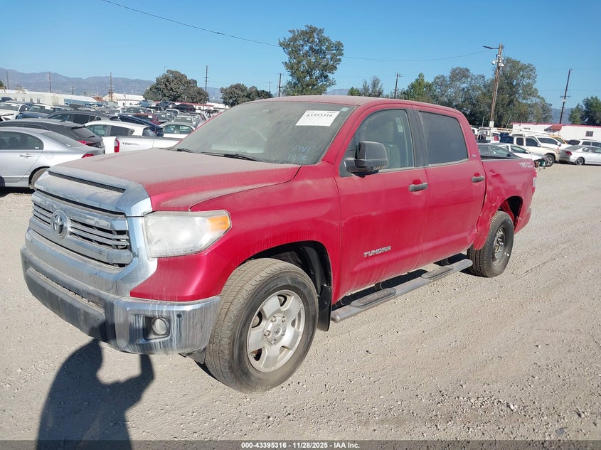 5TFEM5F12HX121428 2017 TOYOTA TUNDRA photo no. 2