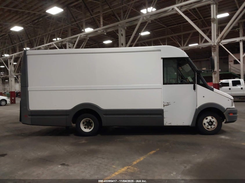 2017 Isuzu Reach VIN: JALB4T17XH7W00584 Lot: 43395417