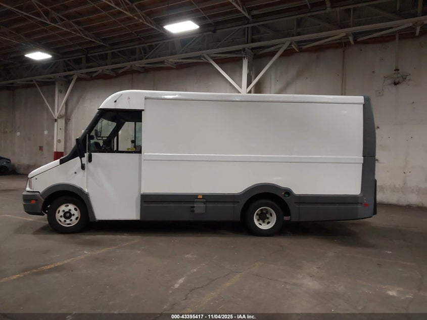 2017 Isuzu Reach VIN: JALB4T17XH7W00584 Lot: 43395417