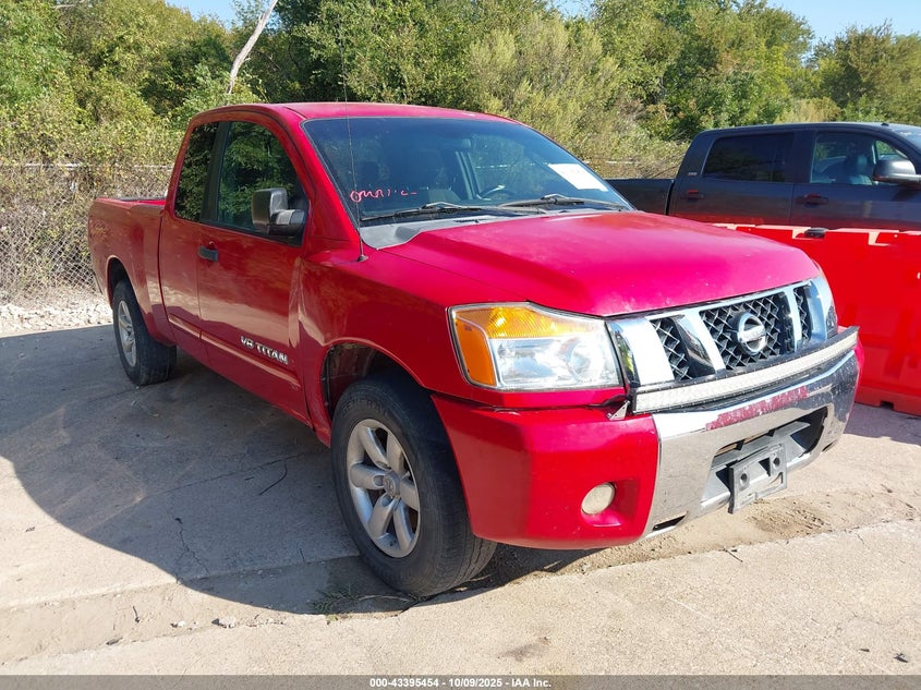 NISSAN TITAN SE