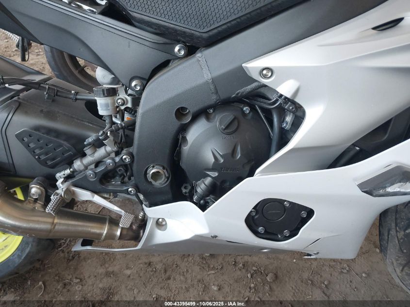 2017 Yamaha Yzfr6 VIN: JYARJ28E1HA000395 Lot: 43395499