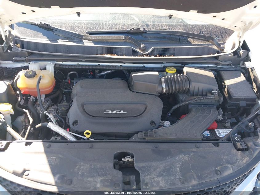 2018 Chrysler Pacifica Touring L VIN: 2C4RC1BG1JR290822 Lot: 43395639