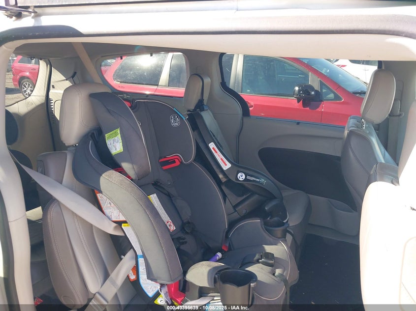 2018 Chrysler Pacifica Touring L VIN: 2C4RC1BG1JR290822 Lot: 43395639