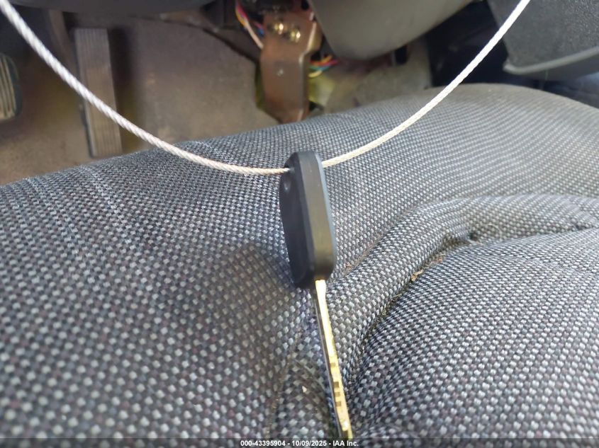 2000 Ford Crown Victoria Police Interceptor VIN: 2FAFP71W6YX202331 Lot: 43395904