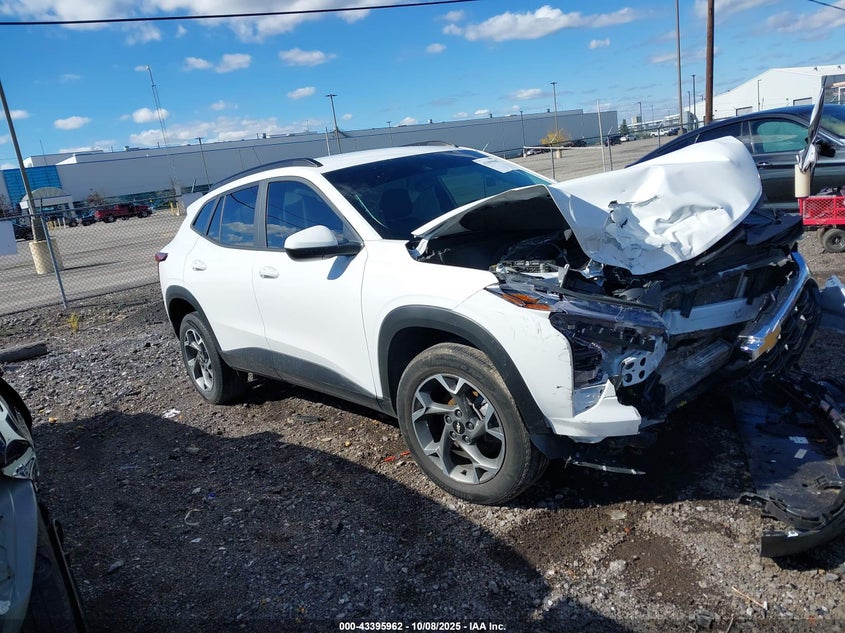CHEVROLET TRAX FWD LT