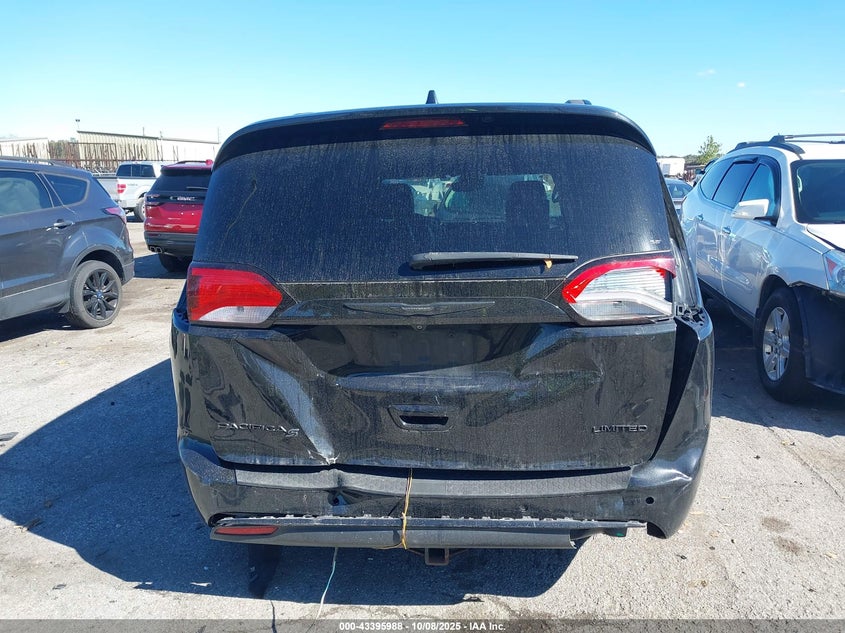 2018 Chrysler Pacifica Limited VIN: 2C4RC1GG6JR330658 Lot: 43395988