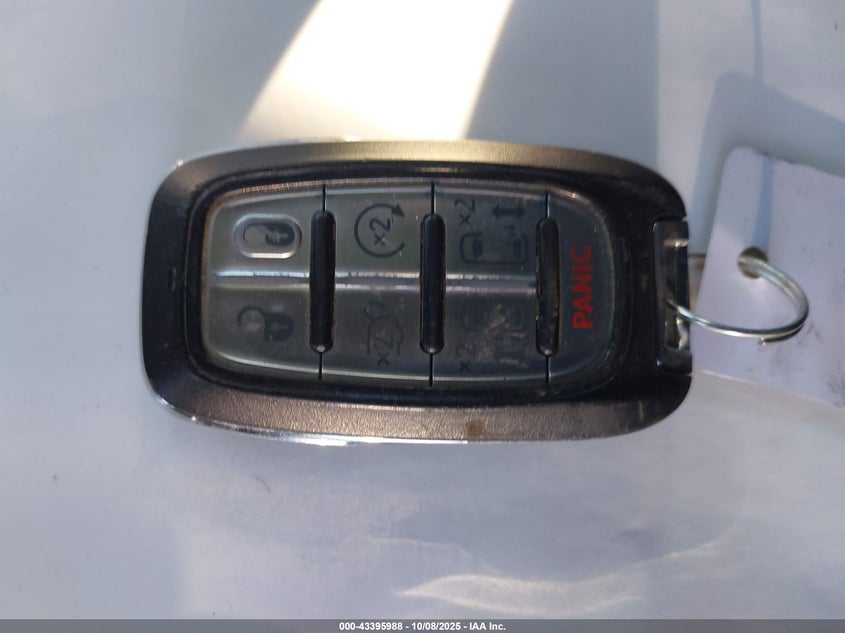 2018 Chrysler Pacifica Limited VIN: 2C4RC1GG6JR330658 Lot: 43395988