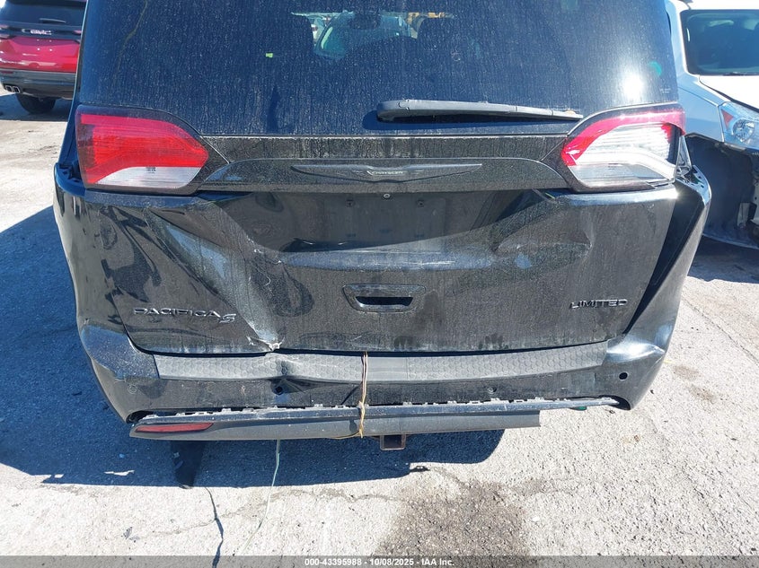 2018 Chrysler Pacifica Limited VIN: 2C4RC1GG6JR330658 Lot: 43395988