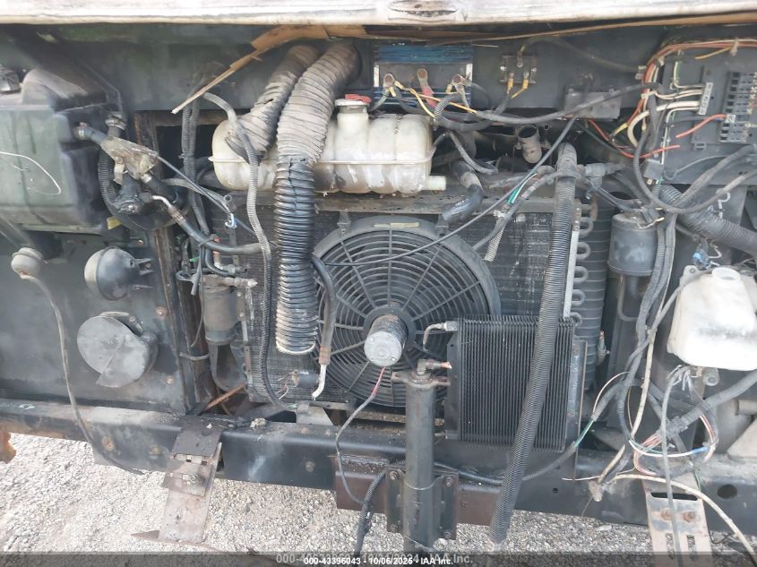 1994 Chevrolet P30 VIN: 1GBKP37F8R3320439 Lot: 43396043