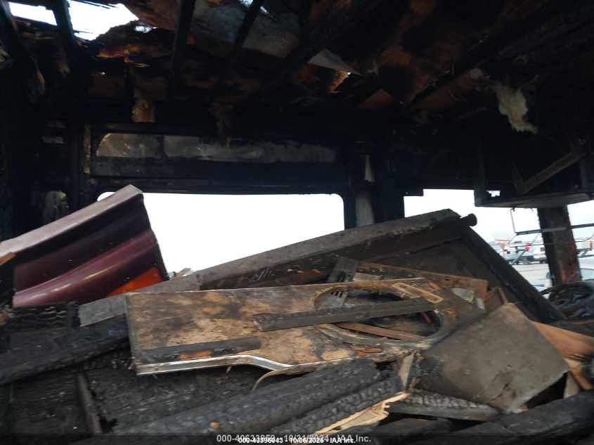 1994 Chevrolet P30 VIN: 1GBKP37F8R3320439 Lot: 43396043