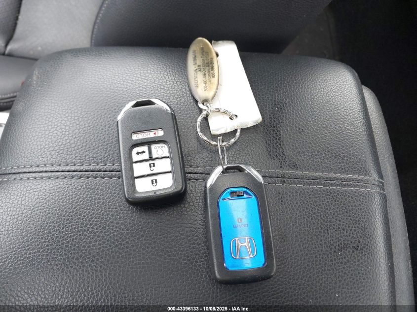 2017 Honda Accord Hybrid Ex-L VIN: JHMCR6F53HC005985 Lot: 43396133