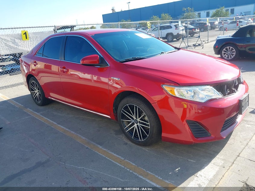 TOYOTA CAMRY HYBRID LE
