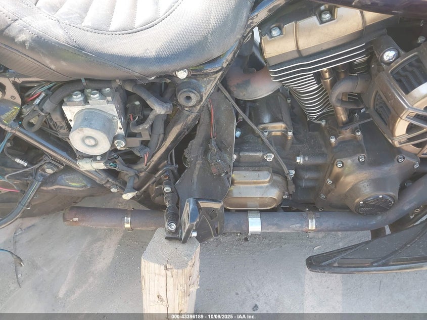 2015 Harley-Davidson Fltrxs Road Glide Special VIN: 1HD1KTM15FB637822 Lot: 43396189