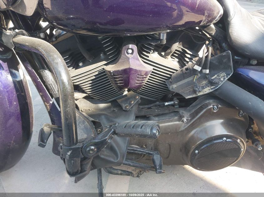 2015 Harley-Davidson Fltrxs Road Glide Special VIN: 1HD1KTM15FB637822 Lot: 43396189