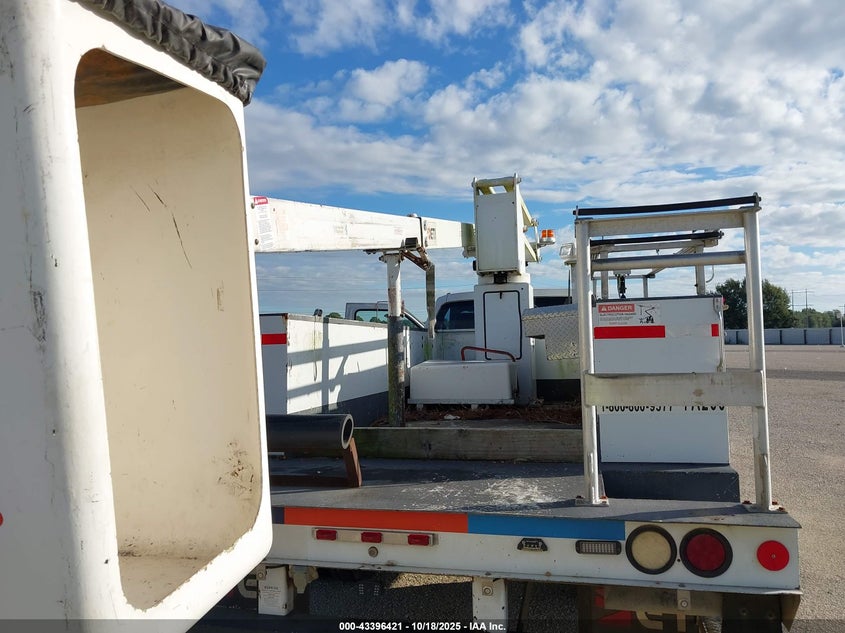 2015 Ford F-450 Chassis Xl VIN: 1FDUF4GY7FEA70623 Lot: 43396421