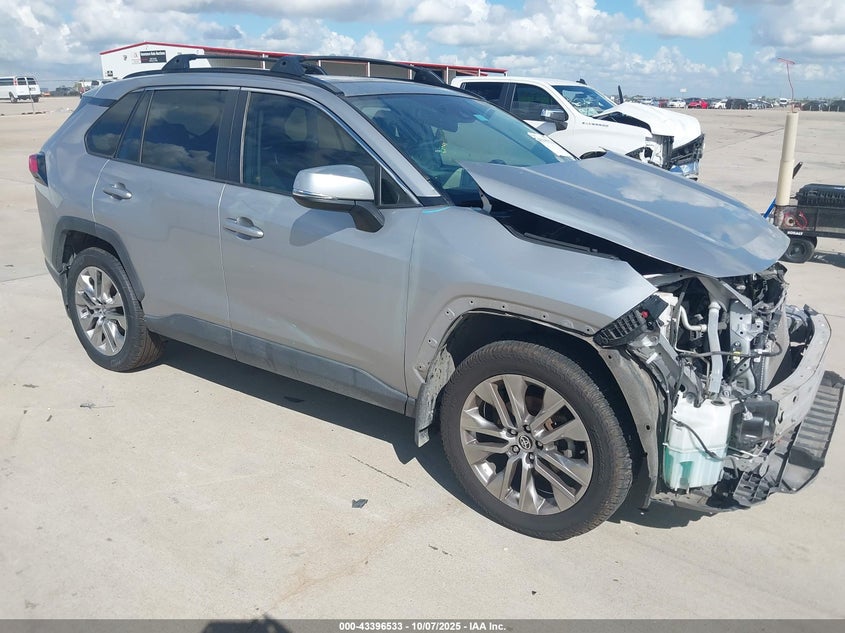 TOYOTA RAV4 XLE PREMIUM