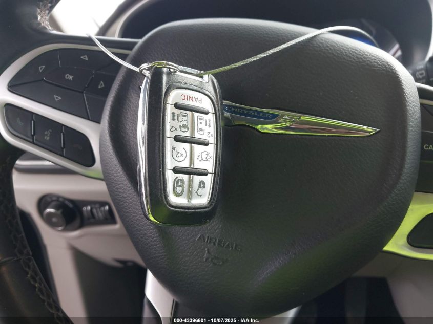 2018 Chrysler Pacifica Touring L VIN: 2C4RC1BGXJR246253 Lot: 43396601