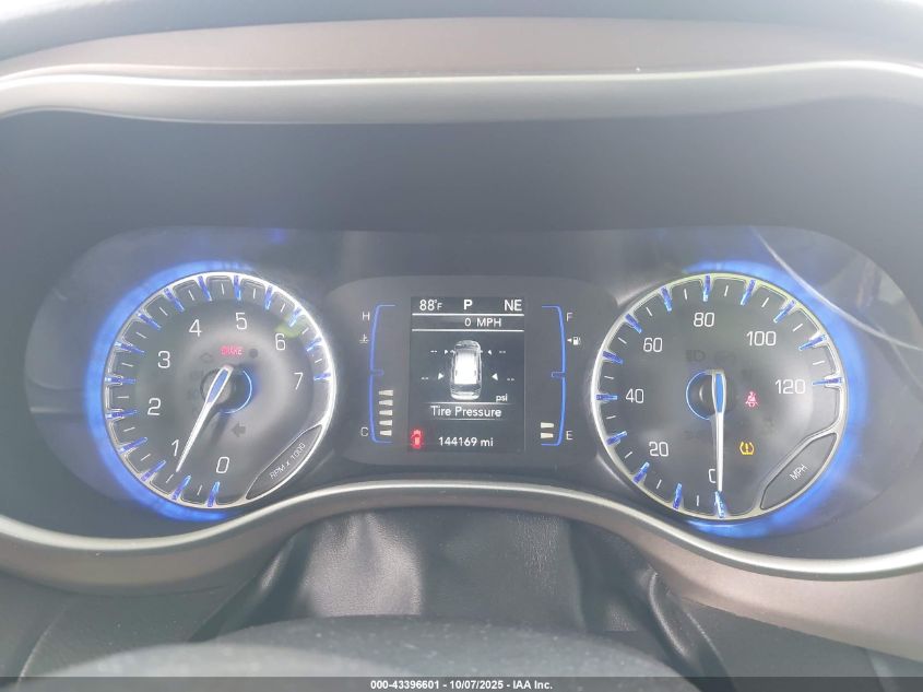 2018 Chrysler Pacifica Touring L VIN: 2C4RC1BGXJR246253 Lot: 43396601