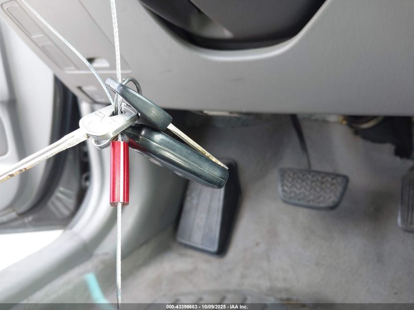 2003 Toyota Camry Le VIN: 4T1BE30K83U721723 Lot: 43396683