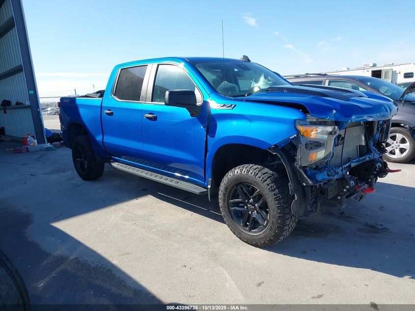 CHEVROLET SILVERADO 1500 4WD SHORT BED CUSTOM TRAIL BOSS