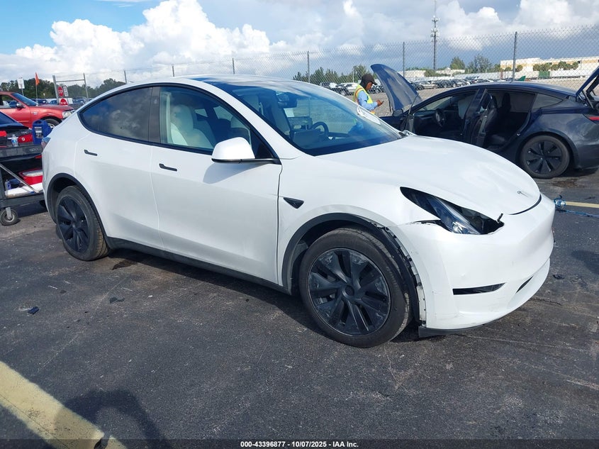 TESLA MODEL Y LONG RANGE DUAL MOTOR ALL-WHEEL DRIVE/RWD