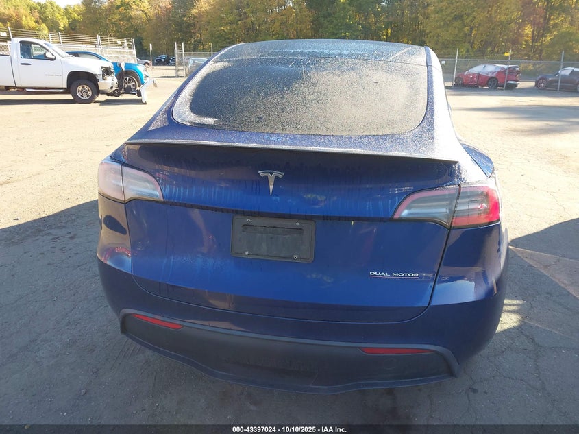 2023 Tesla Model Y Performance Dual Motor All-Wheel Drive VIN: 7SAYGDEF4PF711895 Lot: 43397024