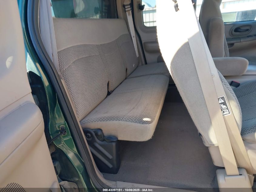 2000 Ford F-150 Lariat/Work Series/Xl/Xlt VIN: 1FTRX18L4YNA23674 Lot: 43397151