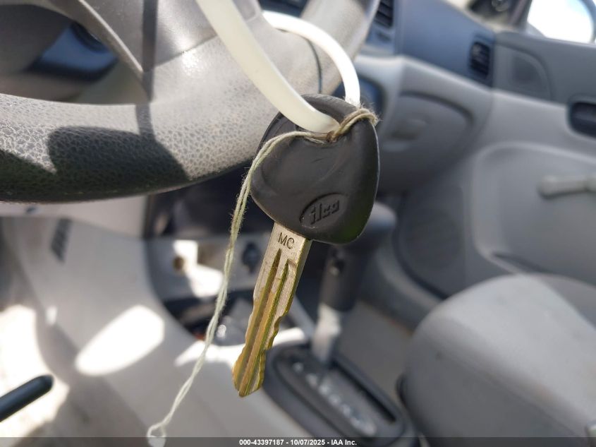 2008 Hyundai Accent Gs VIN: KMHCM36CX8U058797 Lot: 43397187