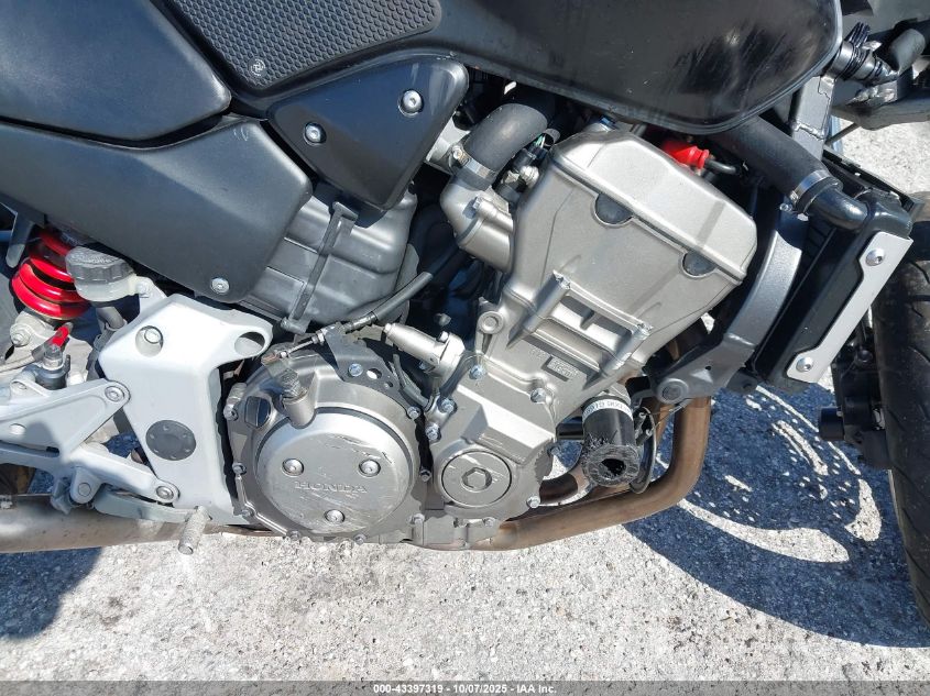 2002 Honda Cb900 F VIN: JH2SC48062M000373 Lot: 43397319