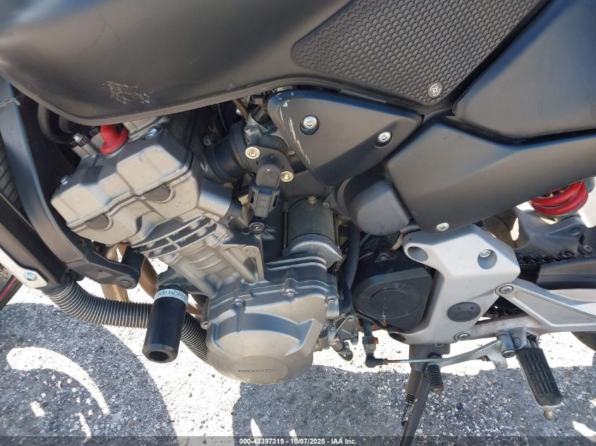 2002 Honda Cb900 F VIN: JH2SC48062M000373 Lot: 43397319